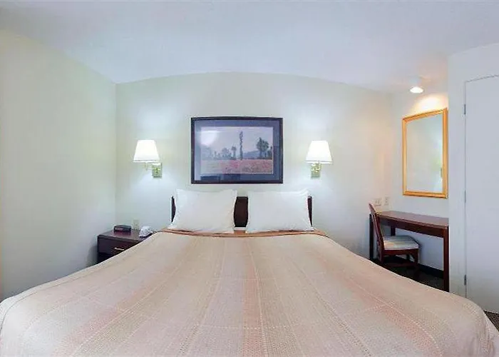 Hotel Sonesta Simply Chicago 2*
